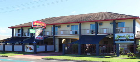 Spanish Lace Motor Inn - C Tourism 3