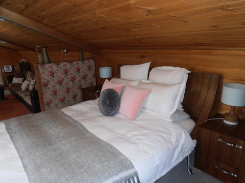 Springmead Rustic Cabin - C Tourism 0