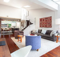 Striking open plan home in quiet inner-city area - C Tourism