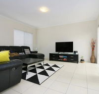 Stunning Home Near Scarborough Beach Sleeps 11 - C Tourism