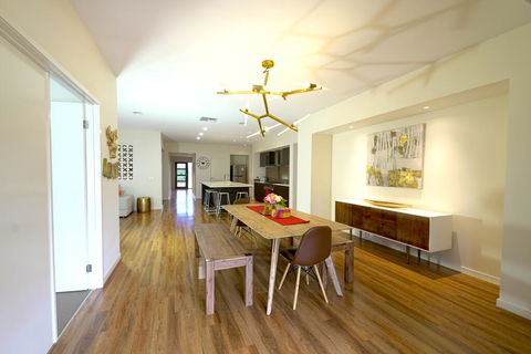 Stylish Luxe House For Big Group Near Shopping Center - C Tourism 0