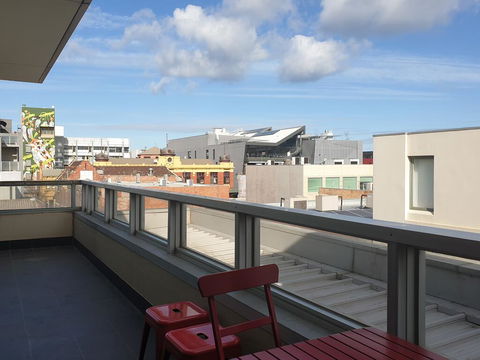 Stylish Modern 3BD Retreat At An Amazing Location - C Tourism 1