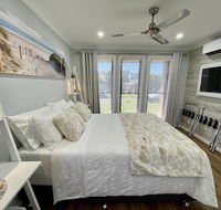 STYLISH UNIT - CLOSE TO DREAMWORLD - C Tourism