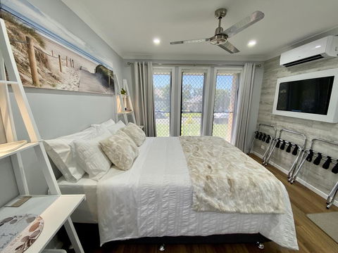 STYLISH UNIT - CLOSE TO DREAMWORLD - C Tourism 0