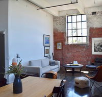 Stylish Warehouse Conversion In The Heart of Fitzroy - C Tourism