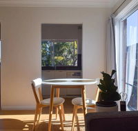 Sun-Drenched 1 Bed Studio Apt Newtown Parking - C Tourism