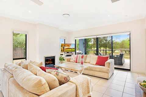 Sunny Finch House - C Tourism 1