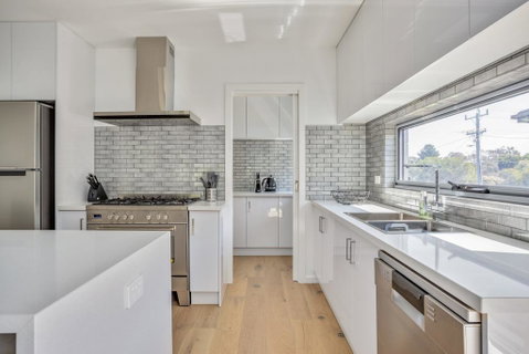 Sunshine Beach House: Brand New, Stunning - C Tourism 3
