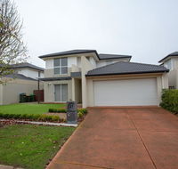 Superb Luxe 5BR housePoint Cook near lake - C Tourism