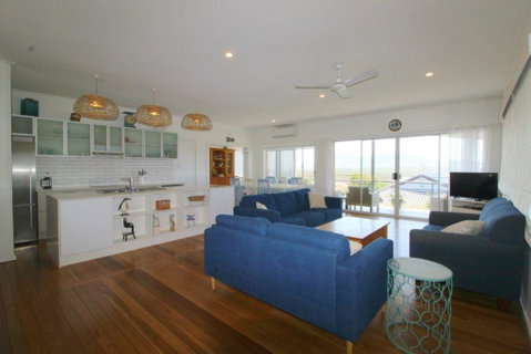 Surf Break & Ocean Break - C Tourism 1