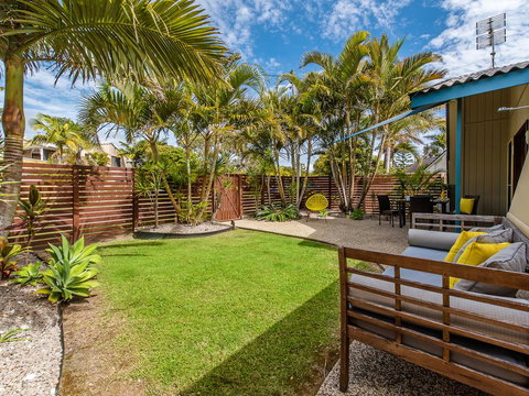 Surf Club House, Pet Friendly, Sunshine Coast, Holiday House, Marcoola - C Tourism 3