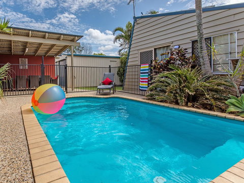 Surf Club House, Pet Friendly, Sunshine Coast, Holiday House, Marcoola - C Tourism 0