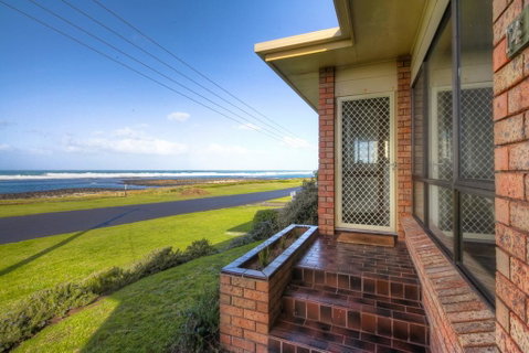 Swimmers Rest - Uninterrupted Panoramic Ocean Views - 1 Bedroom - C Tourism 0