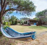 Tasman Surf House - so close to the beach - C Tourism