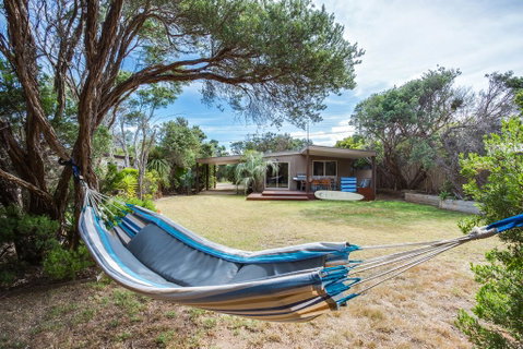 Tasman Surf House - So Close To The Beach - C Tourism 0