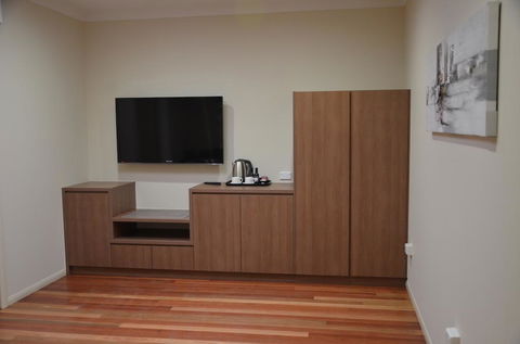 The Australian Hotel Motel - C Tourism 3