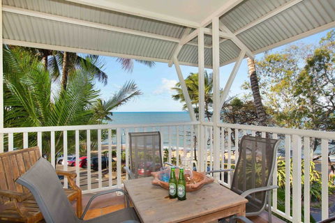 The Beach Shack 3BR Waterfront Resort, Own WIFI - C Tourism 0