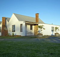 Buttons Cottage - C Tourism