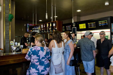 Deloraine Hotel - C Tourism 13