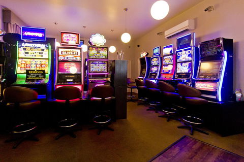 Deloraine Hotel - C Tourism 17
