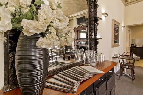 Deloraine Hotel - C Tourism 29
