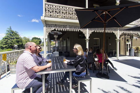 Deloraine Hotel - C Tourism 9
