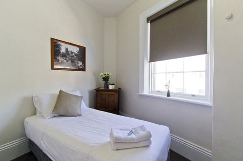 Deloraine Hotel - C Tourism 24