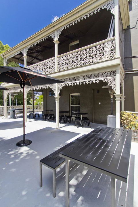 Deloraine Hotel - C Tourism 27
