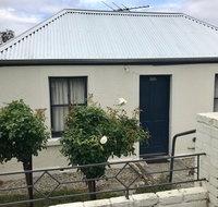 Omaroo House - panoramic water views - C Tourism