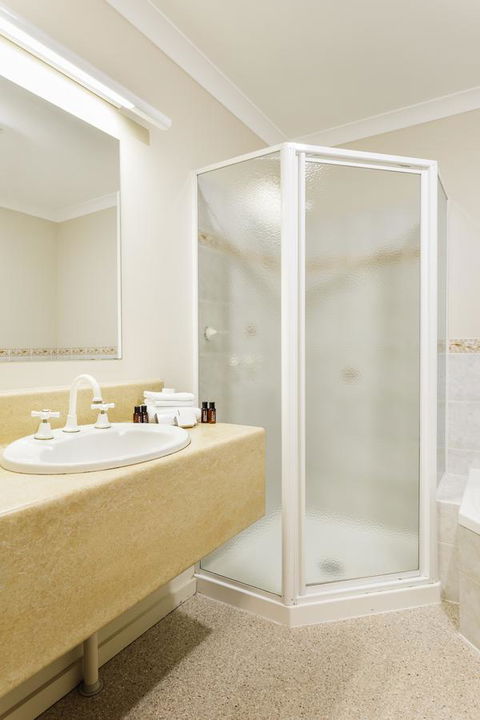Cradle Mountain Hotel - C Tourism 10