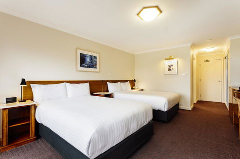 Cradle Mountain Hotel - C Tourism 8