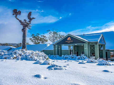 Cradle Mountain Hotel - C Tourism 0