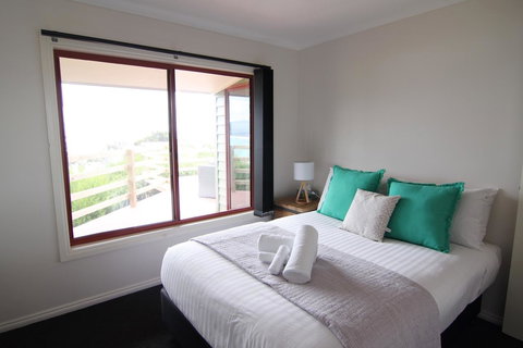 DOLPHIN LOOKOUT COTTAGE - Amazing Views Of The Bay Of Fires - C Tourism 8