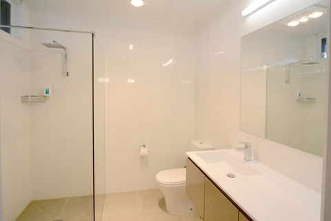 Bridge Hotel - C Tourism 8