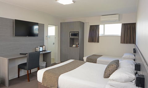 Bridge Hotel - C Tourism 3