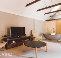 Devine Stays - Hayloft on ELizabeth - C Tourism