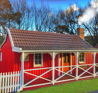 Platypus Playground Riverside Cottage - C Tourism