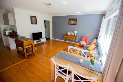 Flora Hill Creek Views - C Tourism 0