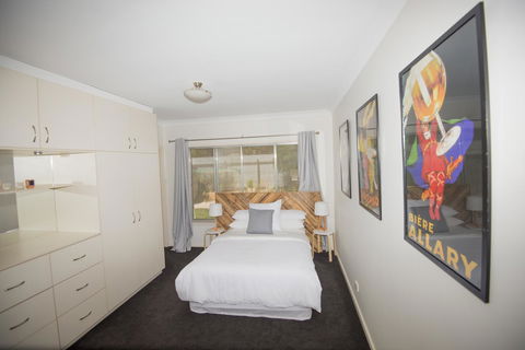 Flora Hill Creek Views - C Tourism 2