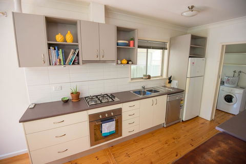 Flora Hill Creek Views - C Tourism 4