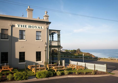 The Royal Hotel Mornington - C Tourism 19