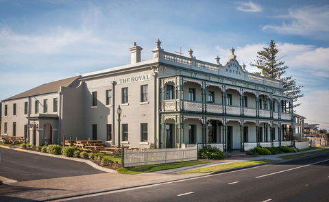 The Royal Hotel Mornington - C Tourism 18