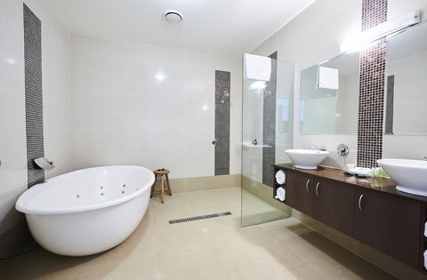 Mornington Hotel - C Tourism 1