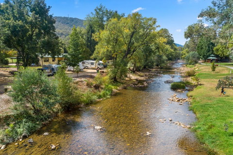 Bright Riverside Holiday Park - C Tourism 12