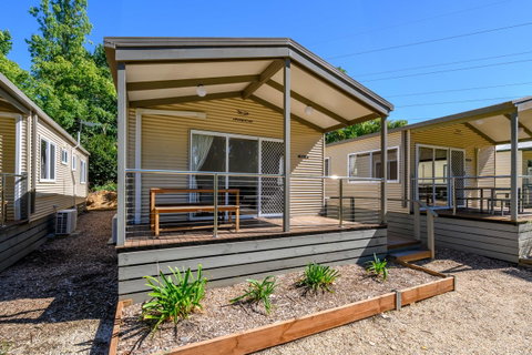 Bright Riverside Holiday Park - C Tourism 0