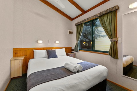 Bright Riverside Holiday Park - C Tourism 43