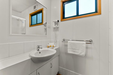 Bright Riverside Holiday Park - C Tourism 20