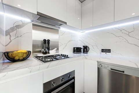 Manhattan Apartments - Caulfield North - C Tourism 22