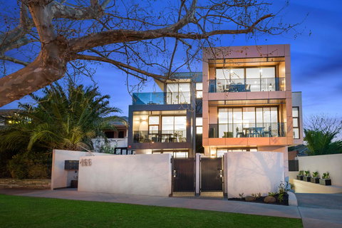 Manhattan Apartments - Caulfield North - C Tourism 30