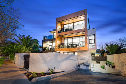 Manhattan Apartments - Caulfield North - C Tourism 0